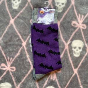 Purple and grey long bat Halloween socks NWT
